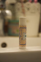 Charger l'image dans la galerie, Baume à lèvres naturel réparateur et apaisant 4.9g