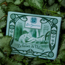 Charger l'image dans la galerie, Savon "Le baiser du Viking" à la Menthe poivrée 100g